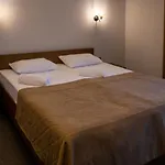 князів двір *