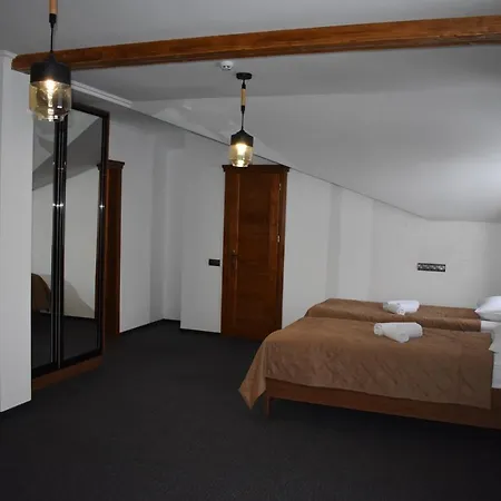 князів двір Hotel *