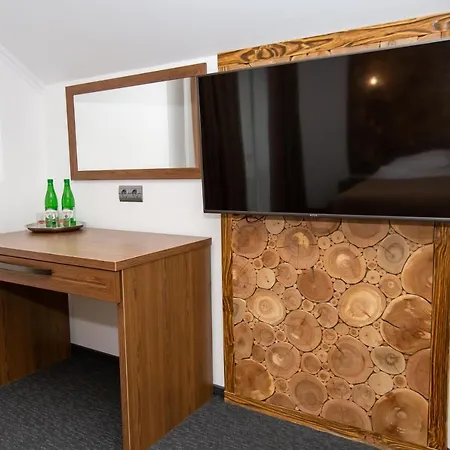 князів двір *