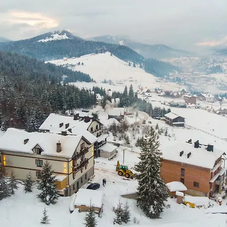 князів двір Hotel *