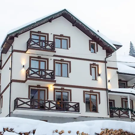 князів двір *