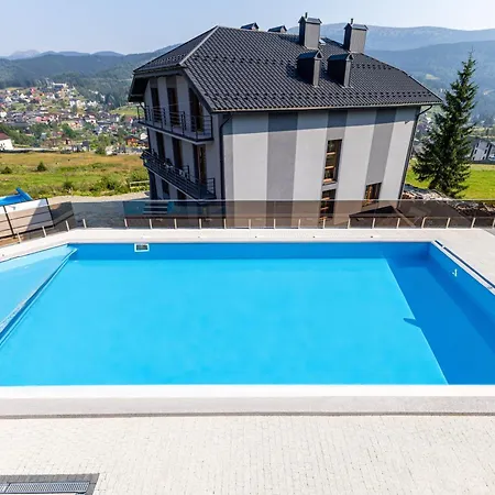 князів двір *