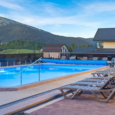 князів двір *