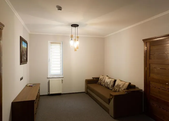 князів двір 酒店 布克维