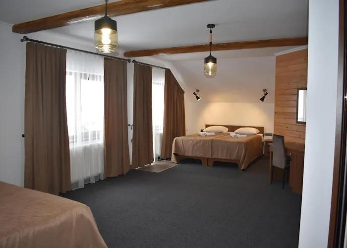 князів двір 布克维