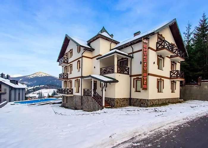 князів двір 酒店 布克维