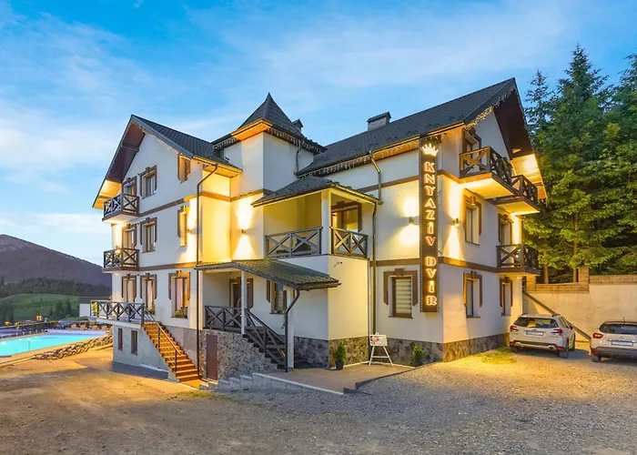 князів двір 酒店