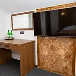 князів двір *