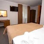 князів двір Hotel *